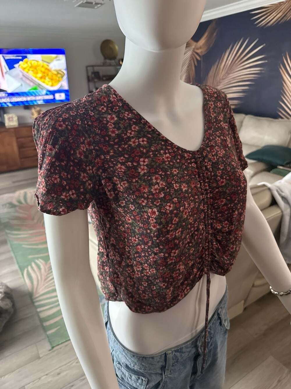 Hippie Rose Floral Ruched Front Crop Top Size S